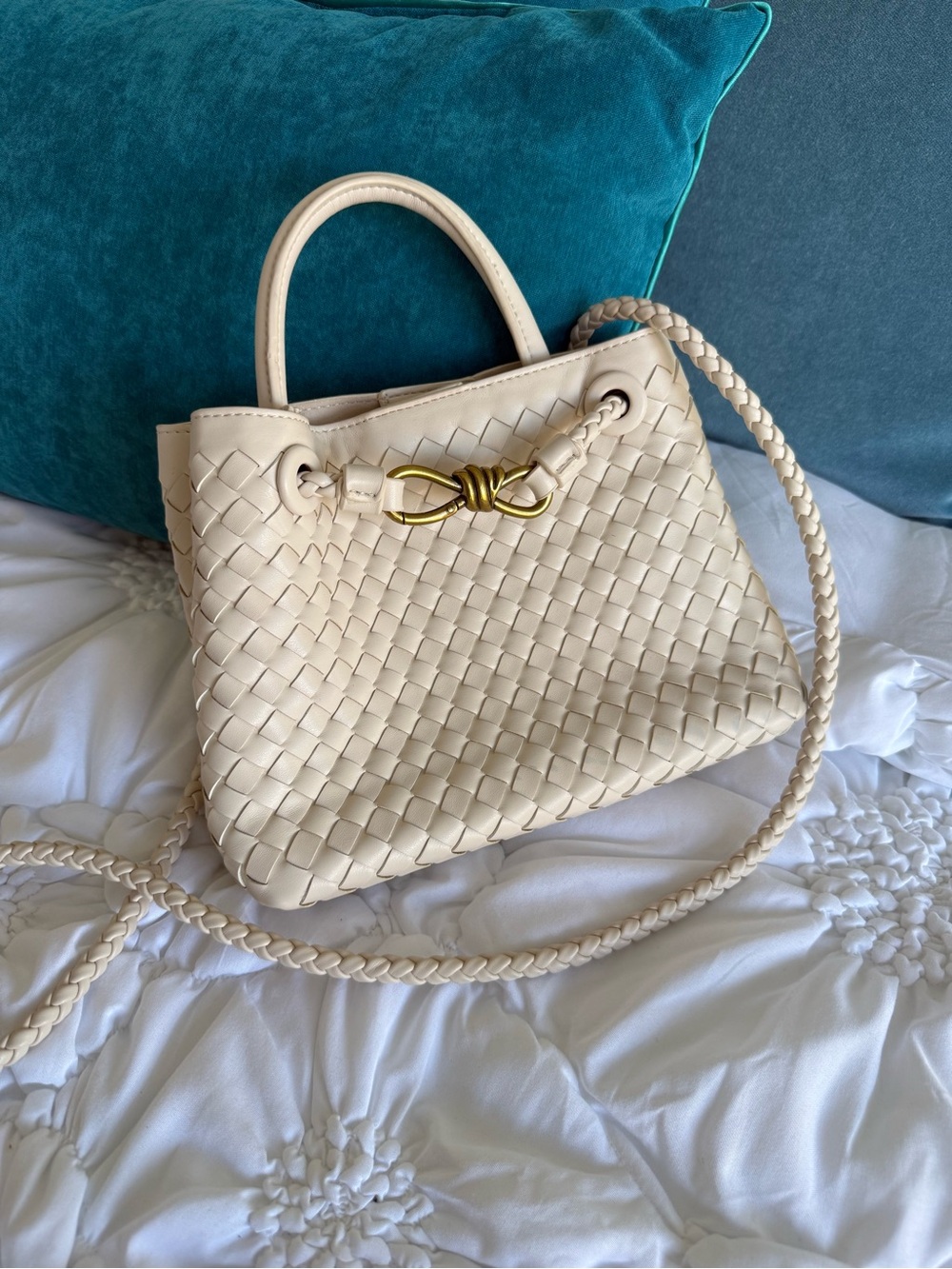 Amazon Cream Woven Shoulder Bag with Gold Knot